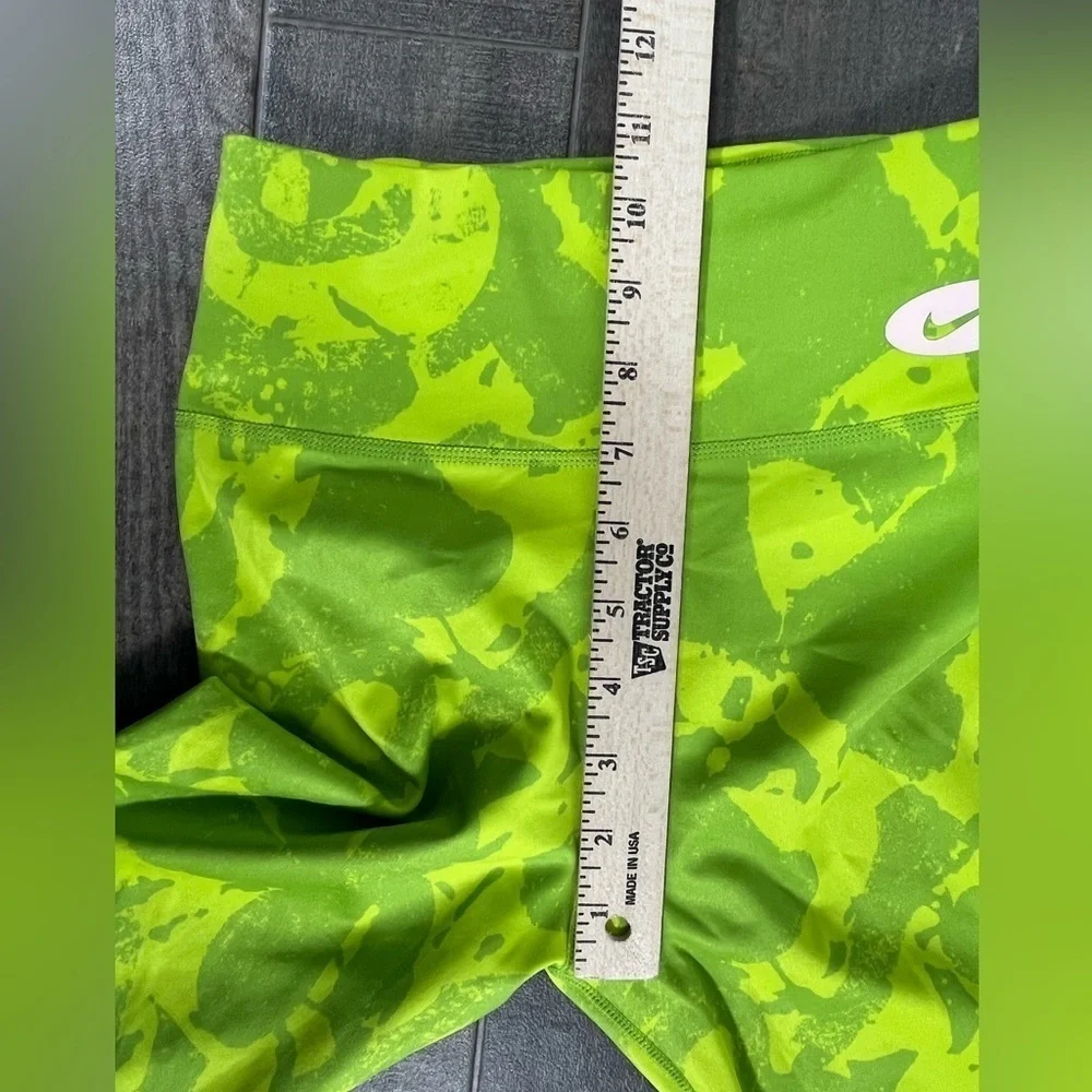 NEW Nike One Luxe Tight Fit Mid Rise Bike Shorts